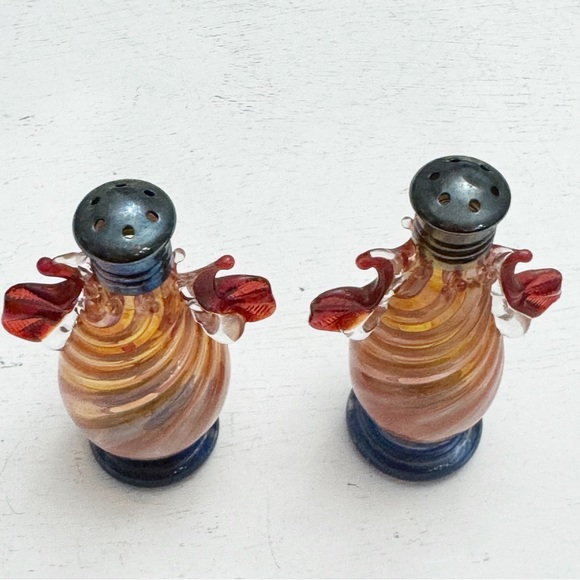 Gorgeous Vintage Hand Blown Art Glass Cranberry Swirl  Salt & Pepper Shakers - Picture 2 of 12